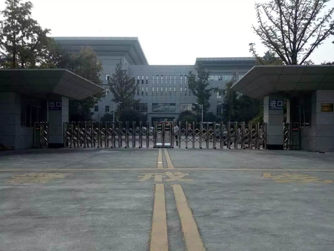 行唐县行唐县四川消防总队伸缩门