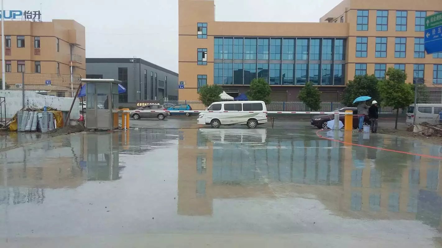 行唐县行唐县成都市物流公司道闸